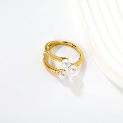 Pearl Poise Ring