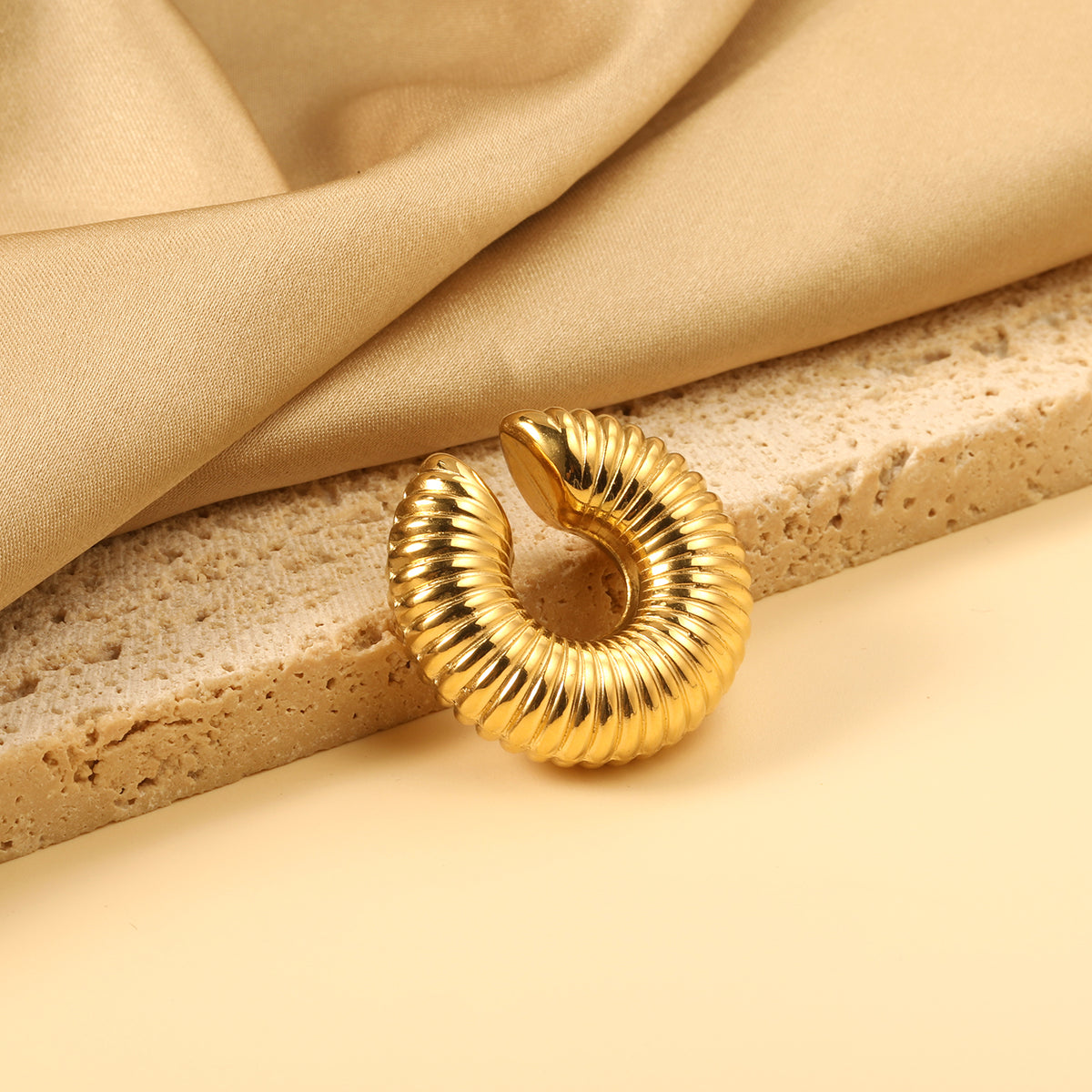 Molten Muse Earcuff