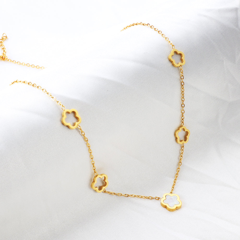 Dainty Floral Grace Necklace
